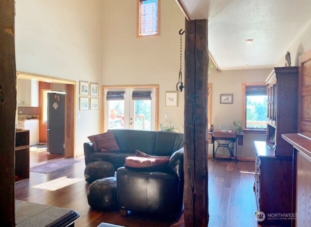 35 Low Ridge Road Property Photo 11