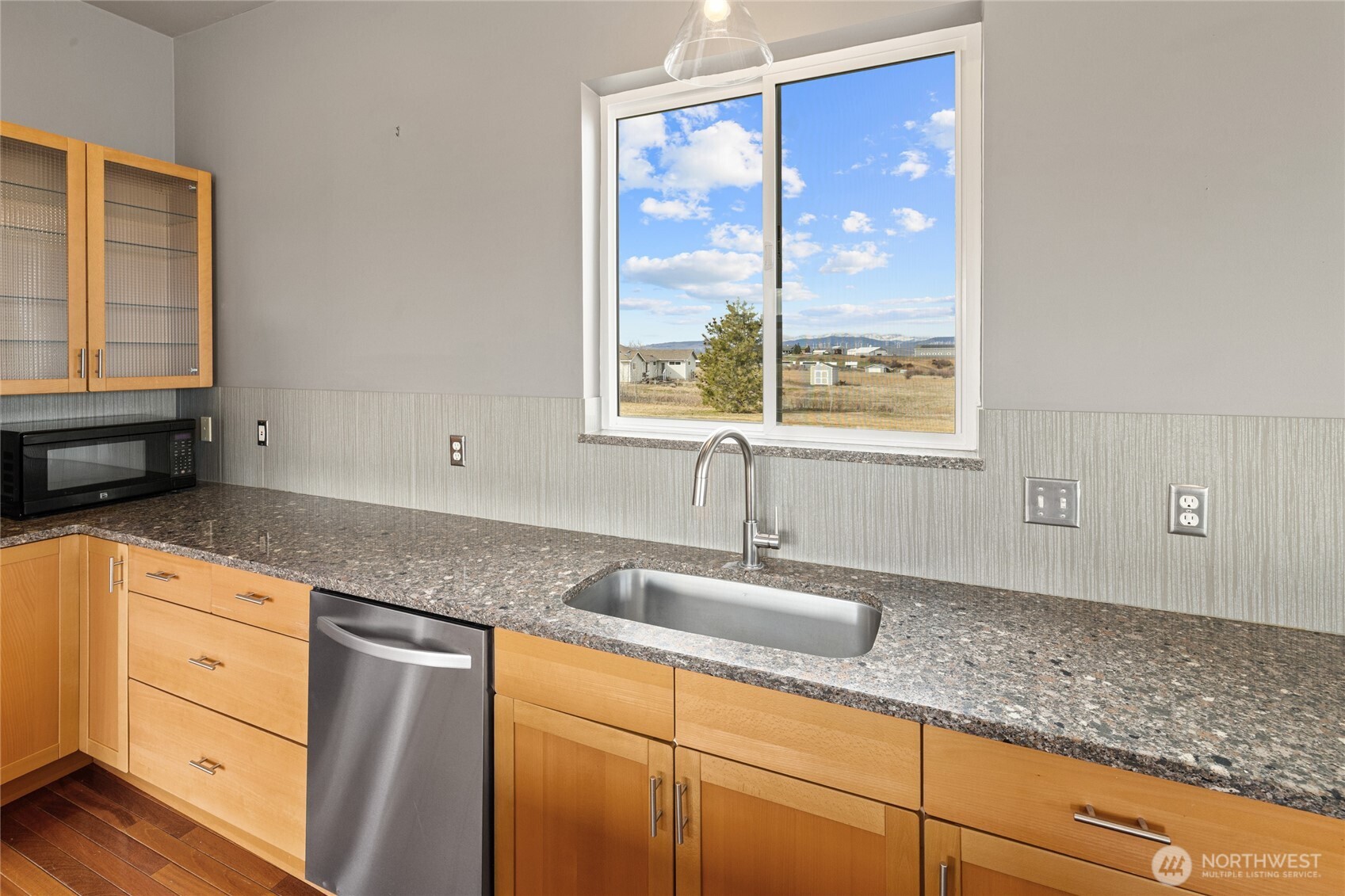 610 Meadow View Drive Property Photo 15