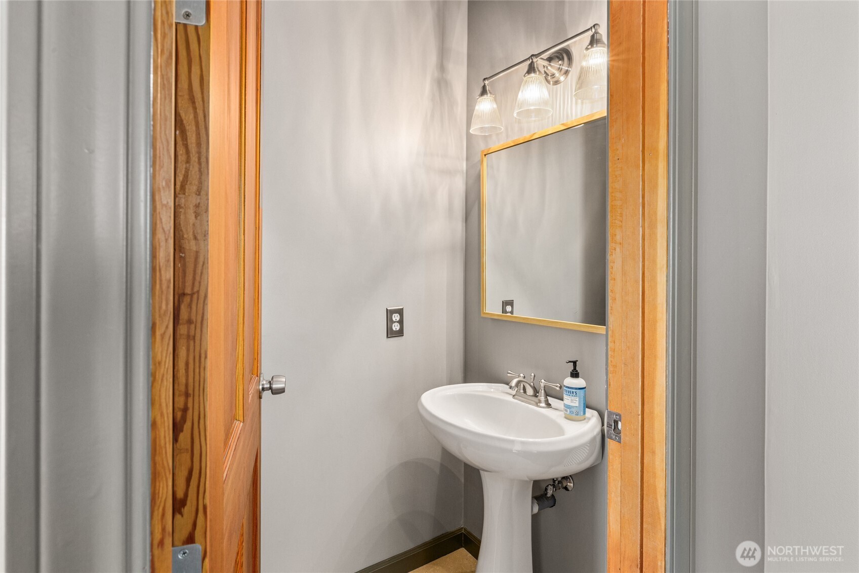 610 Meadow View Drive Property Photo 17