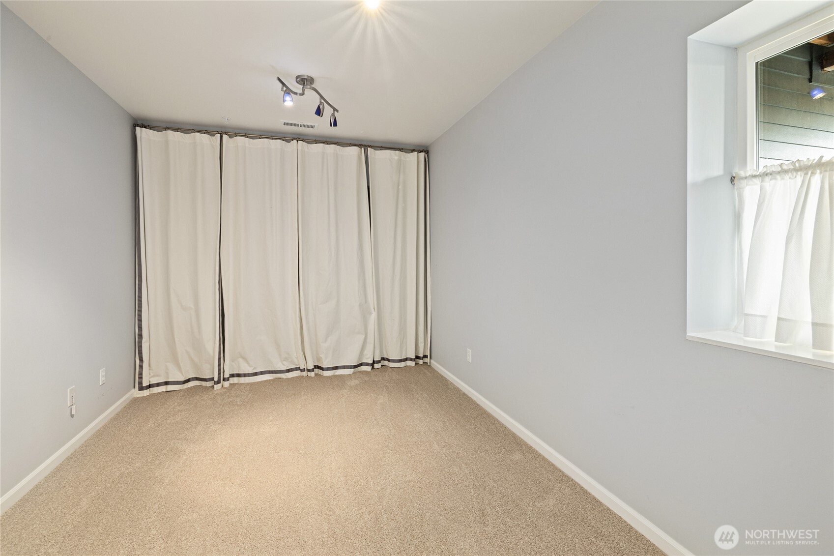 610 Meadow View Drive Property Photo 30