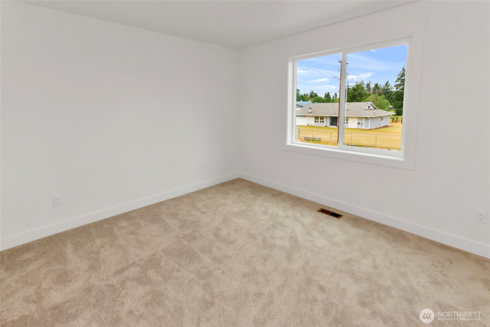16933 32nd Avenue Property Photo 27