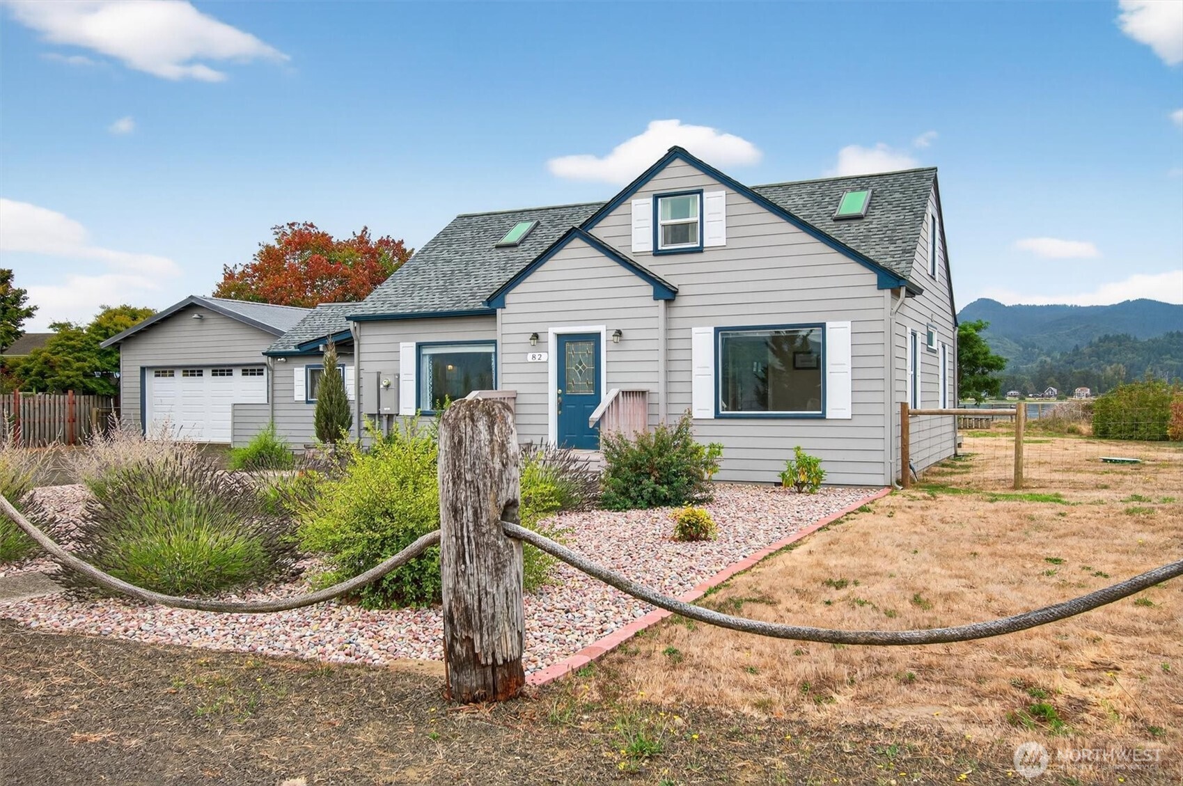 82 E Sunny Sands Road Property Photo 1