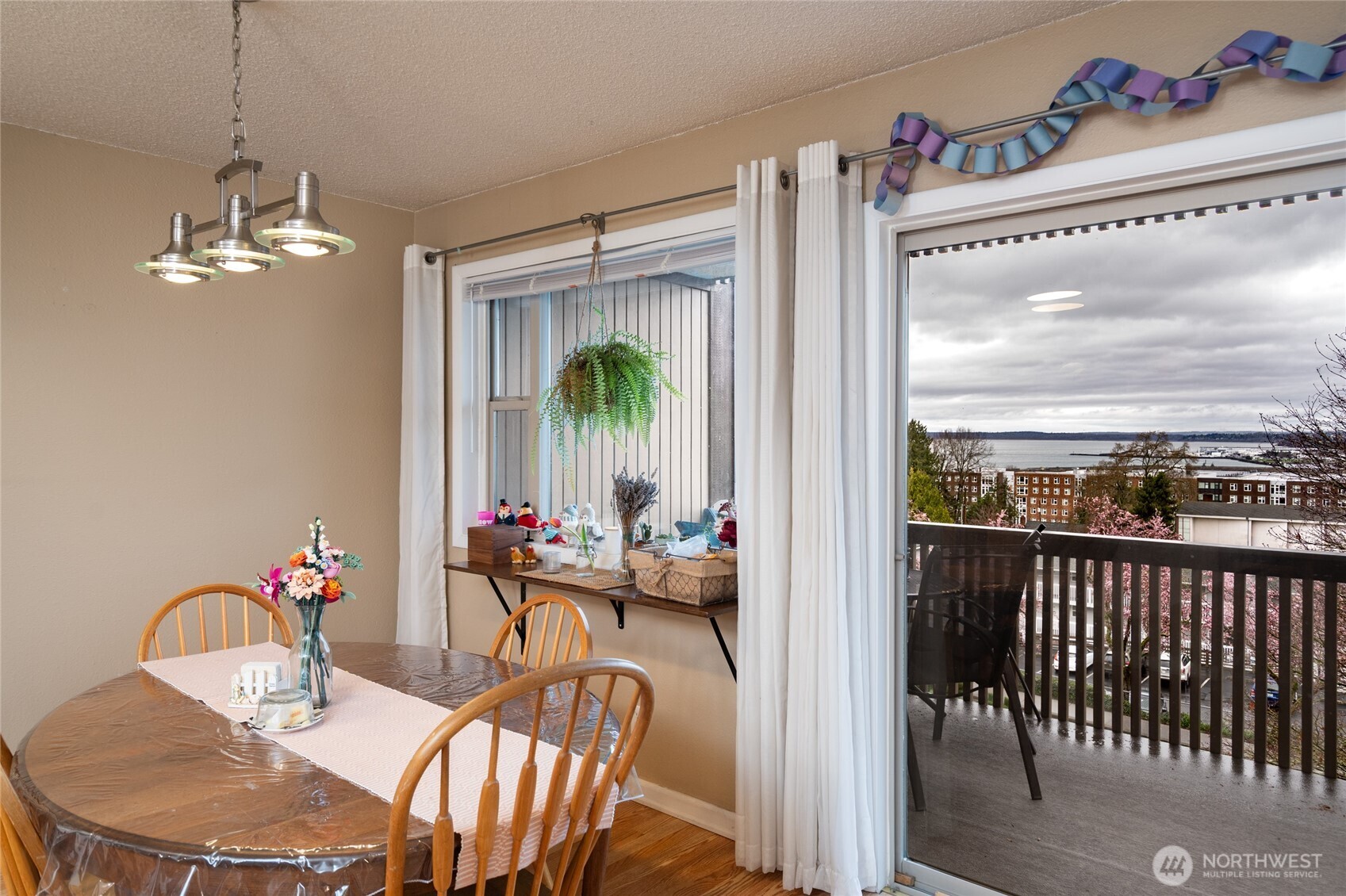 924 N Garden Street 201 Property Photo 2