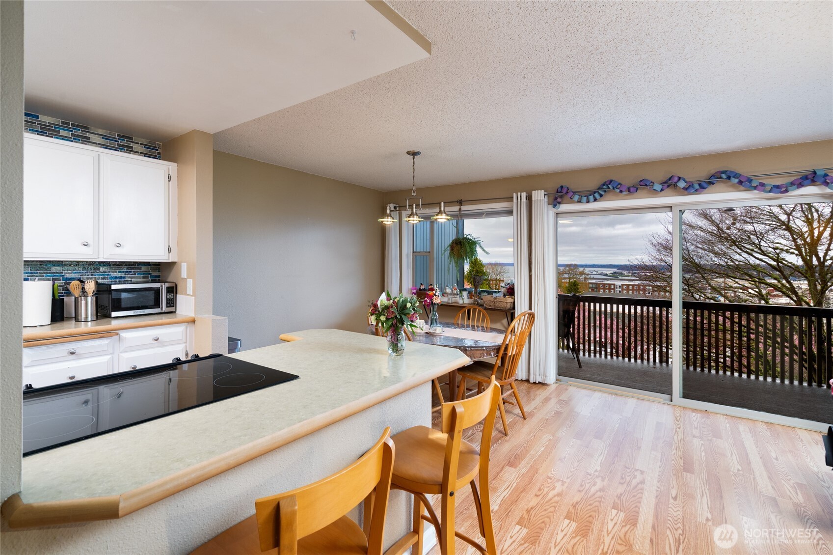 924 N Garden Street 201 Property Photo 4