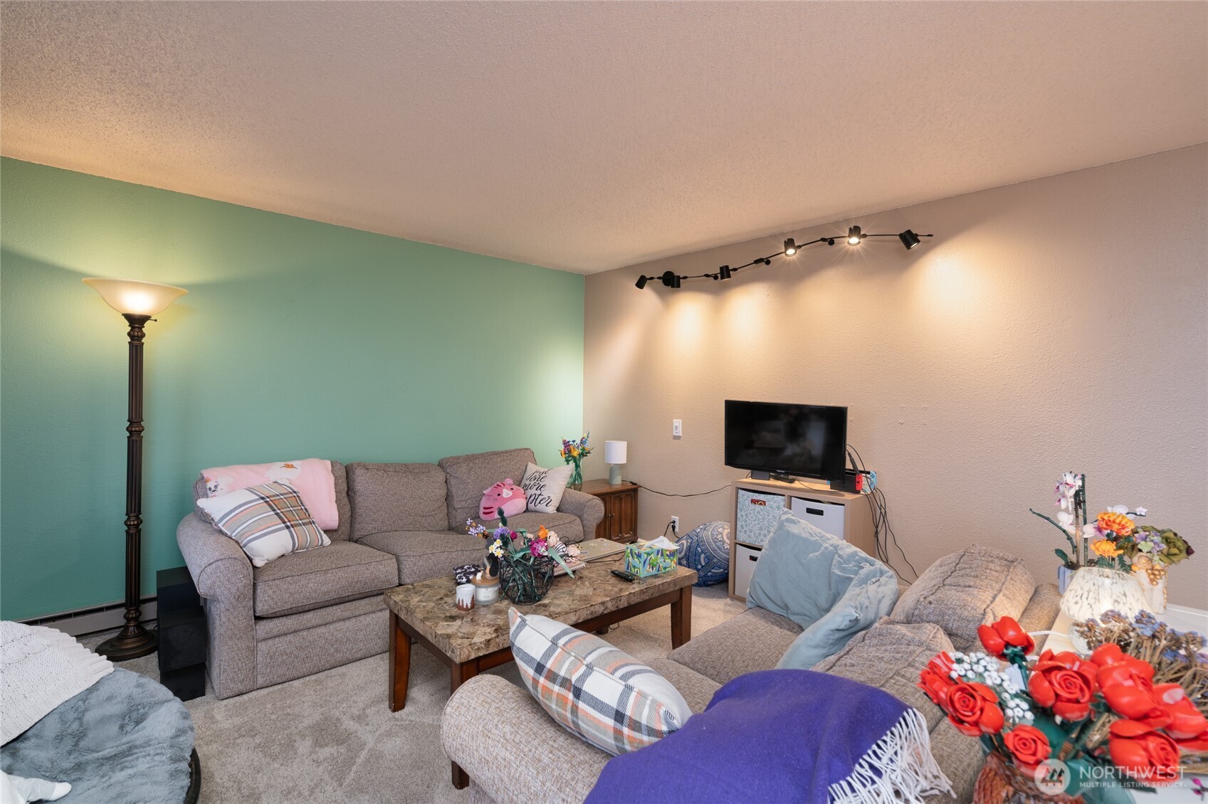 924 N Garden Street 201 Property Photo 6