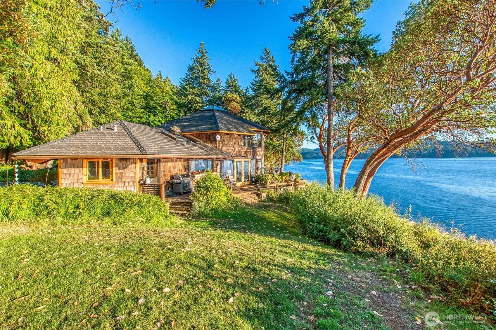 2493253 Property Photo 2