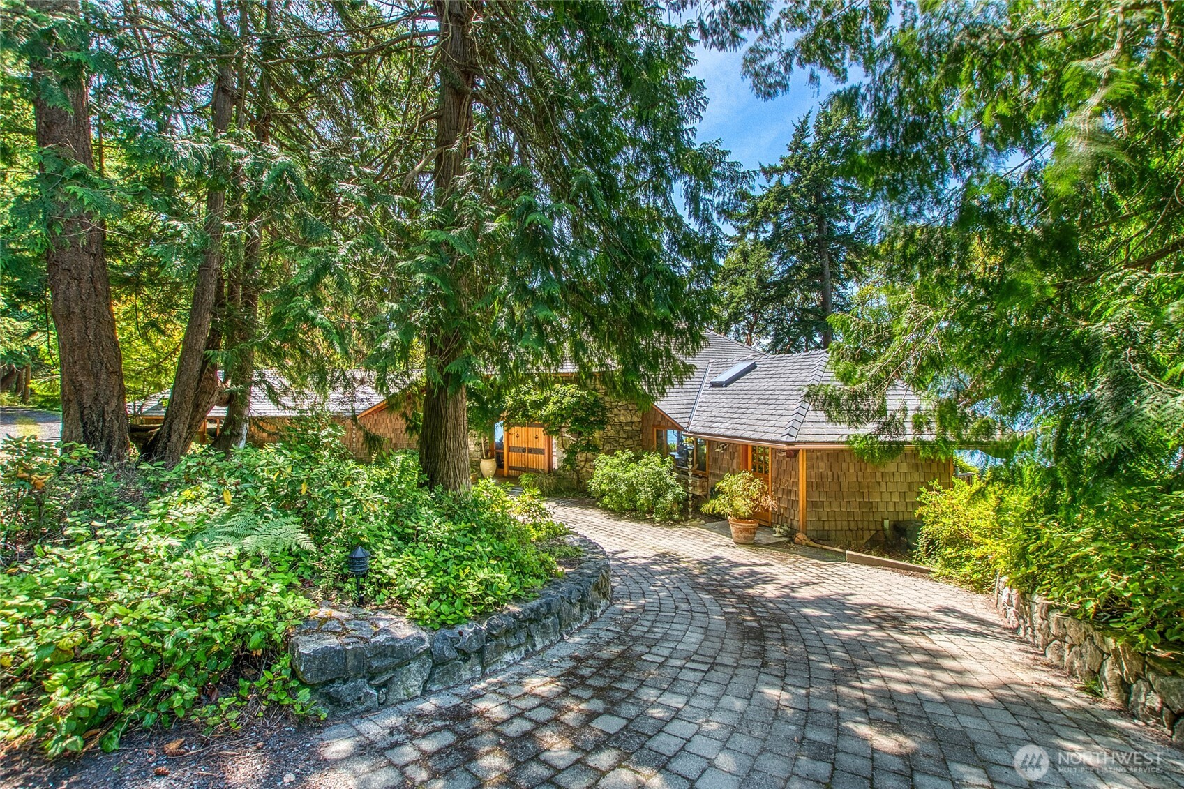 2493253 Property Photo 9
