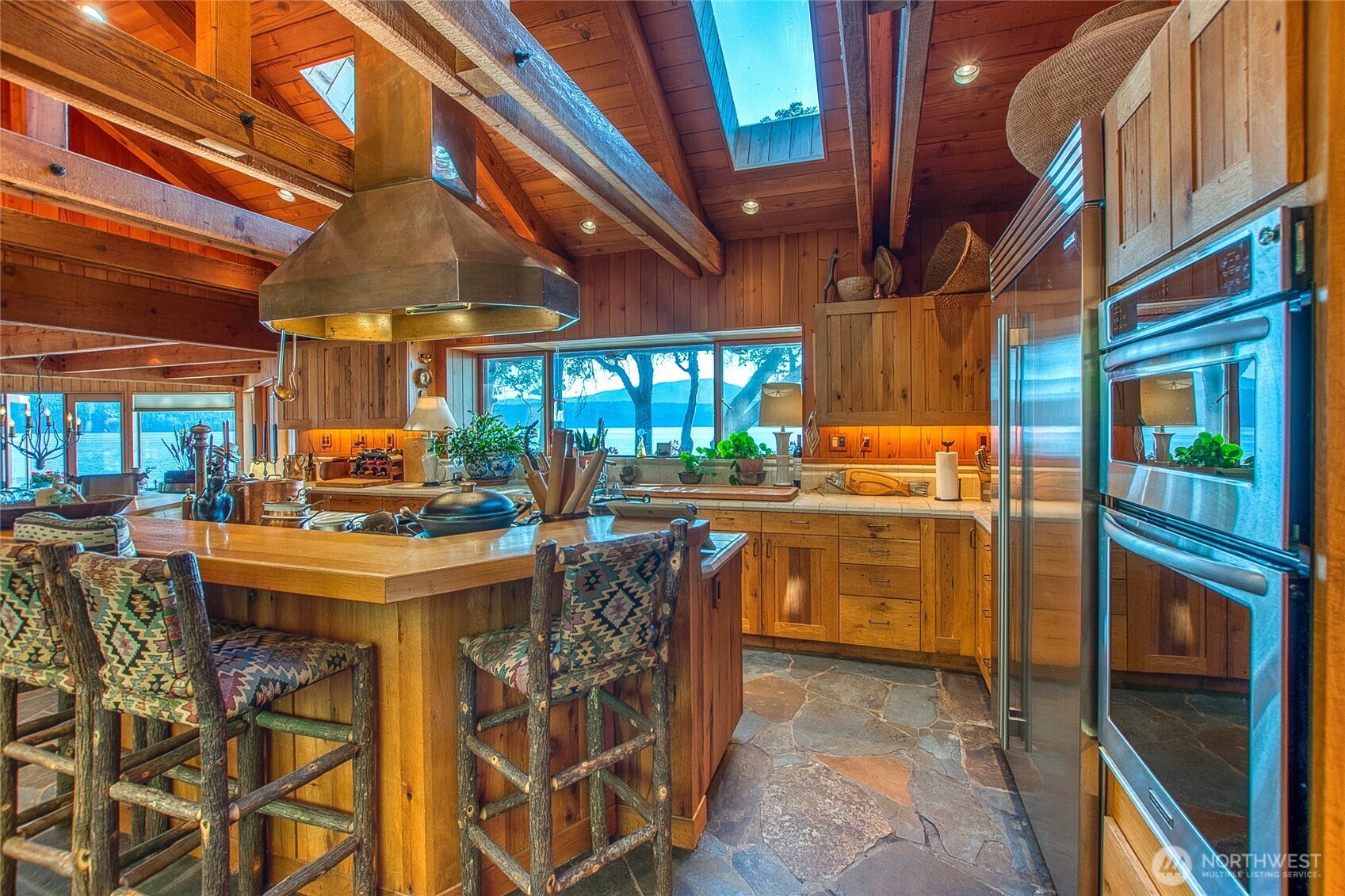 2493253 Property Photo 26