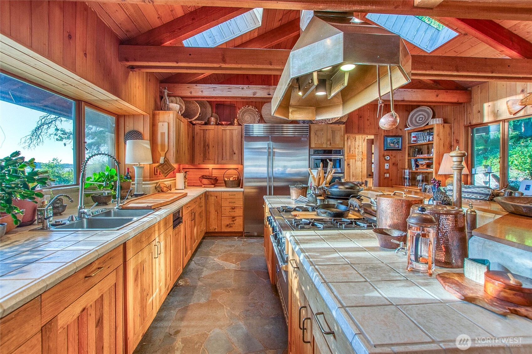 2493253 Property Photo 28