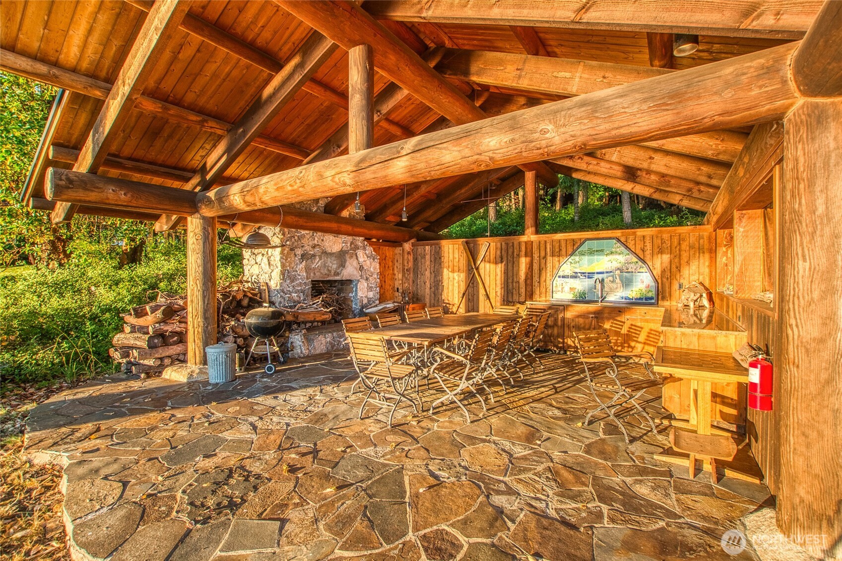2493253 Property Photo 33