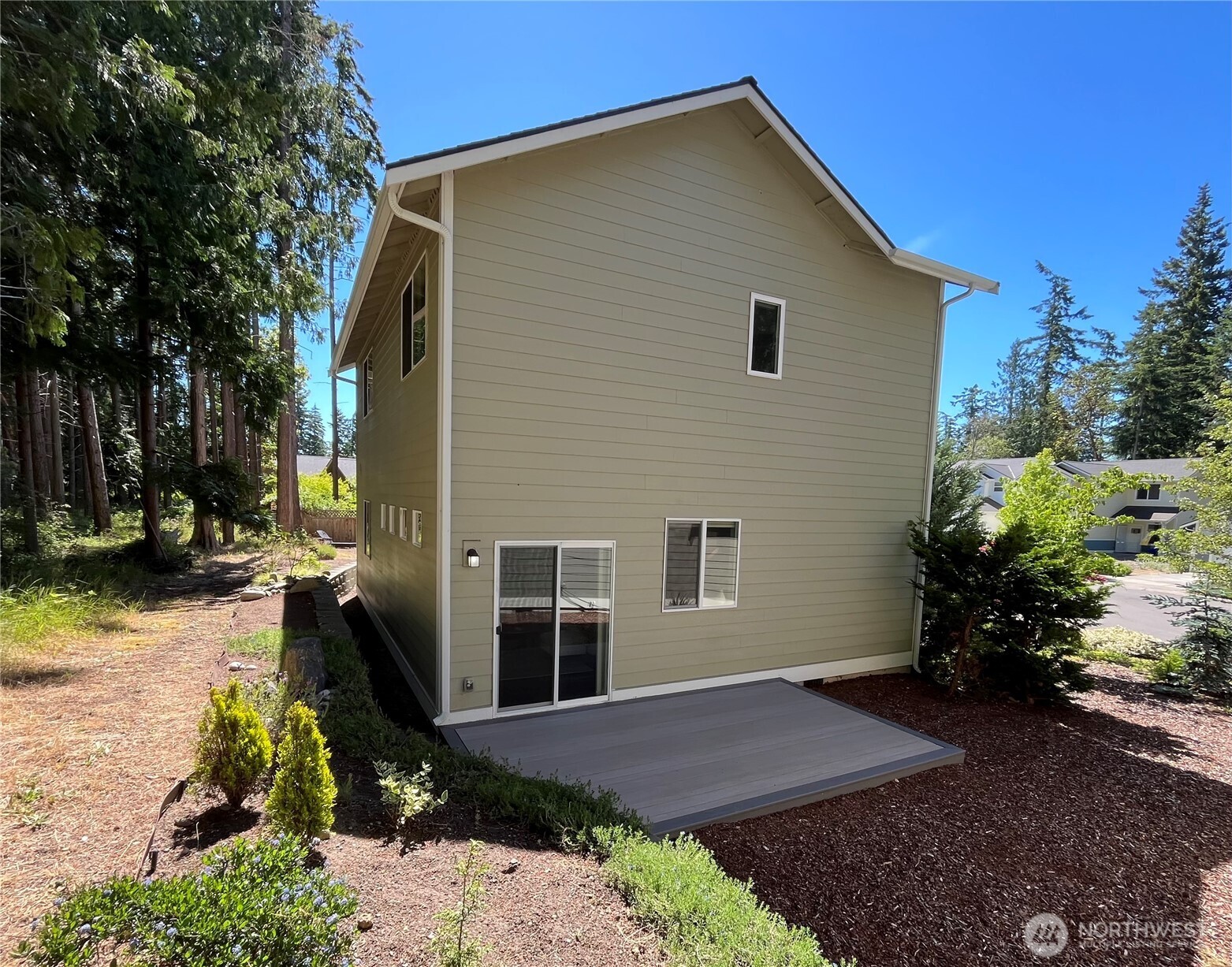 2257 W Rosecrans Property Photo 25