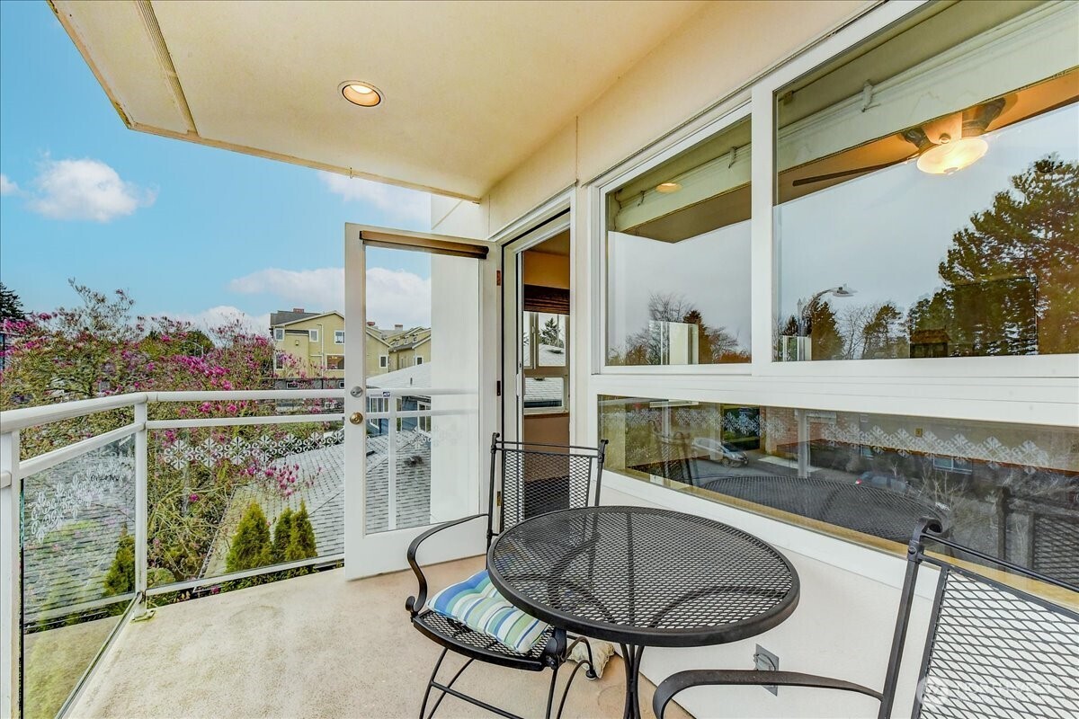 1527 California Avenue 301 Property Photo 5