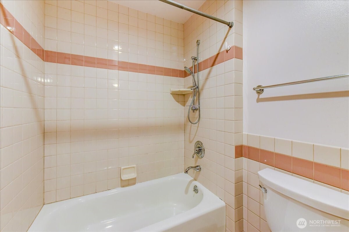 1527 California Avenue 301 Property Photo 15