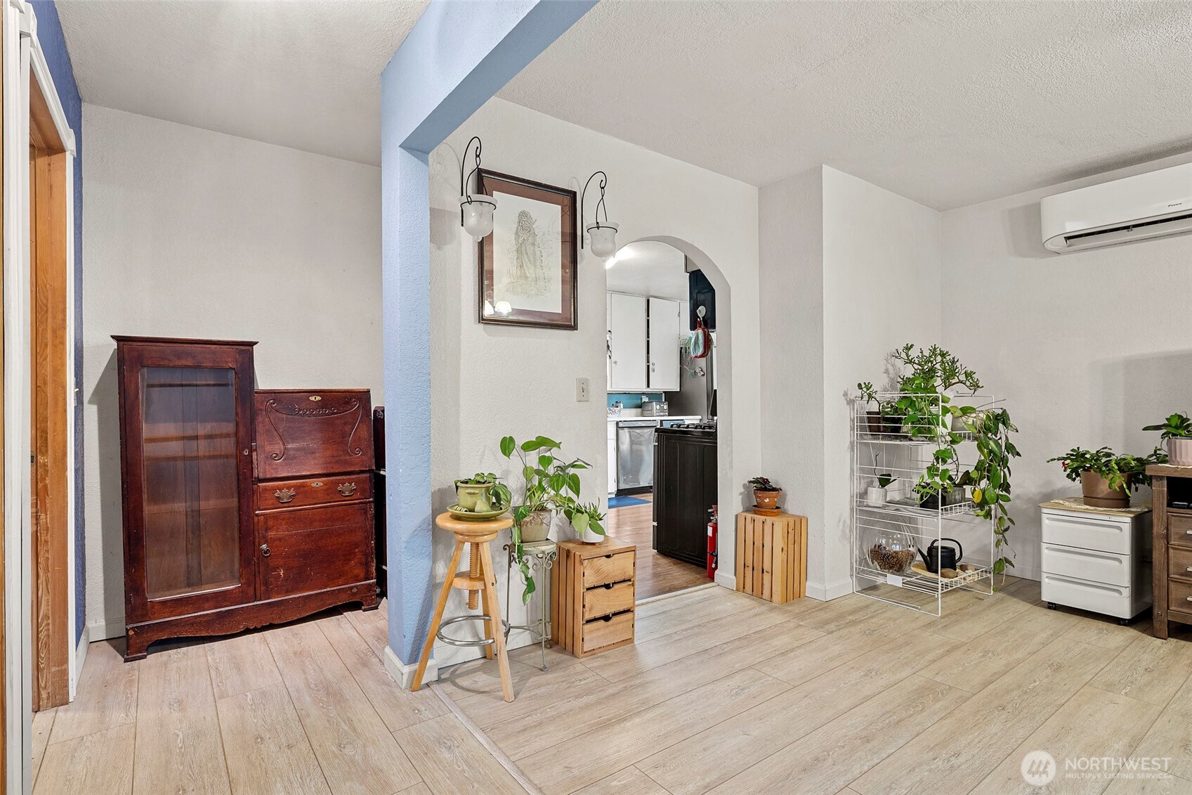 9715 Thurston Lane Property Photo 12