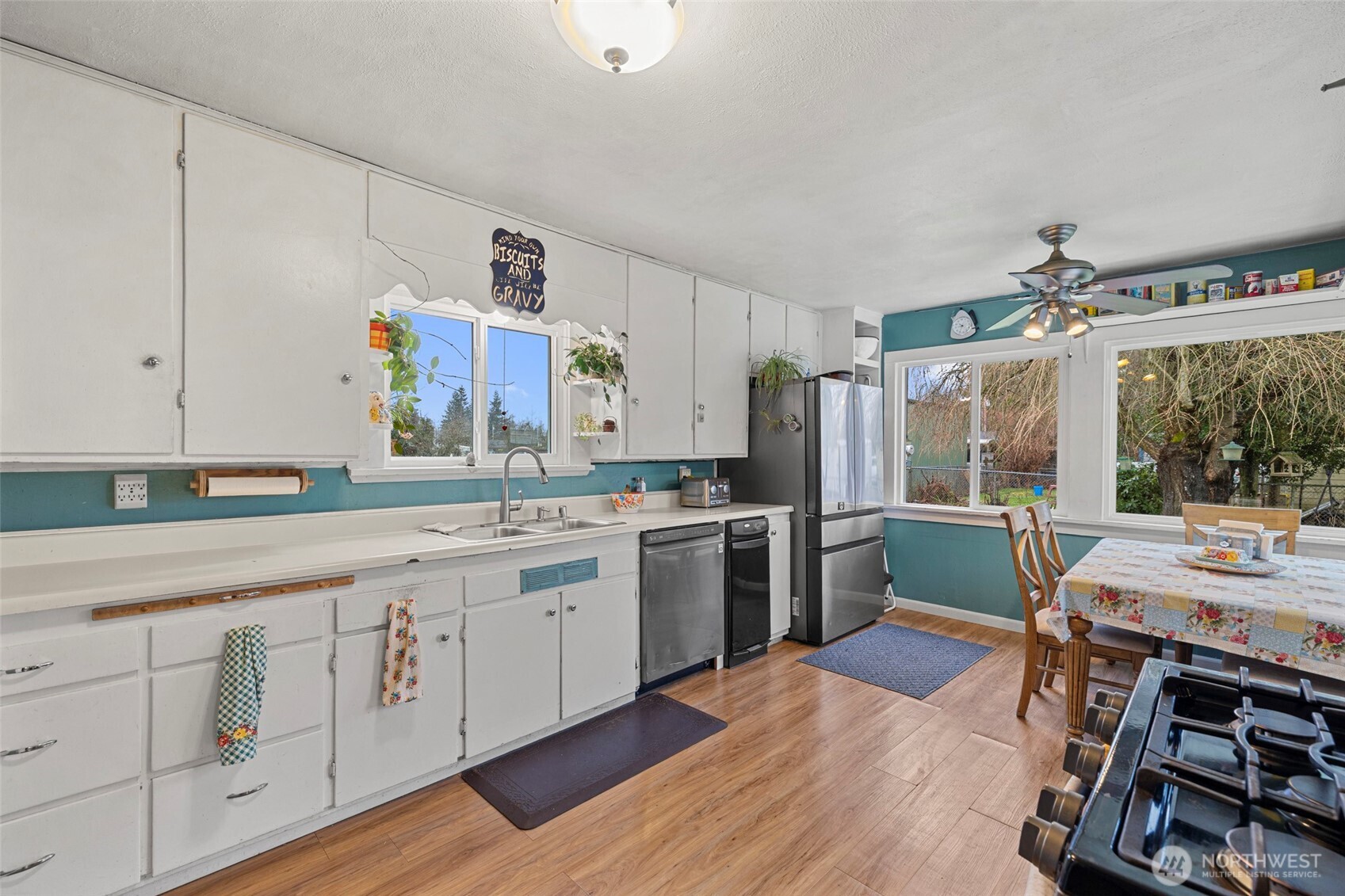 9715 Thurston Lane Property Photo 14