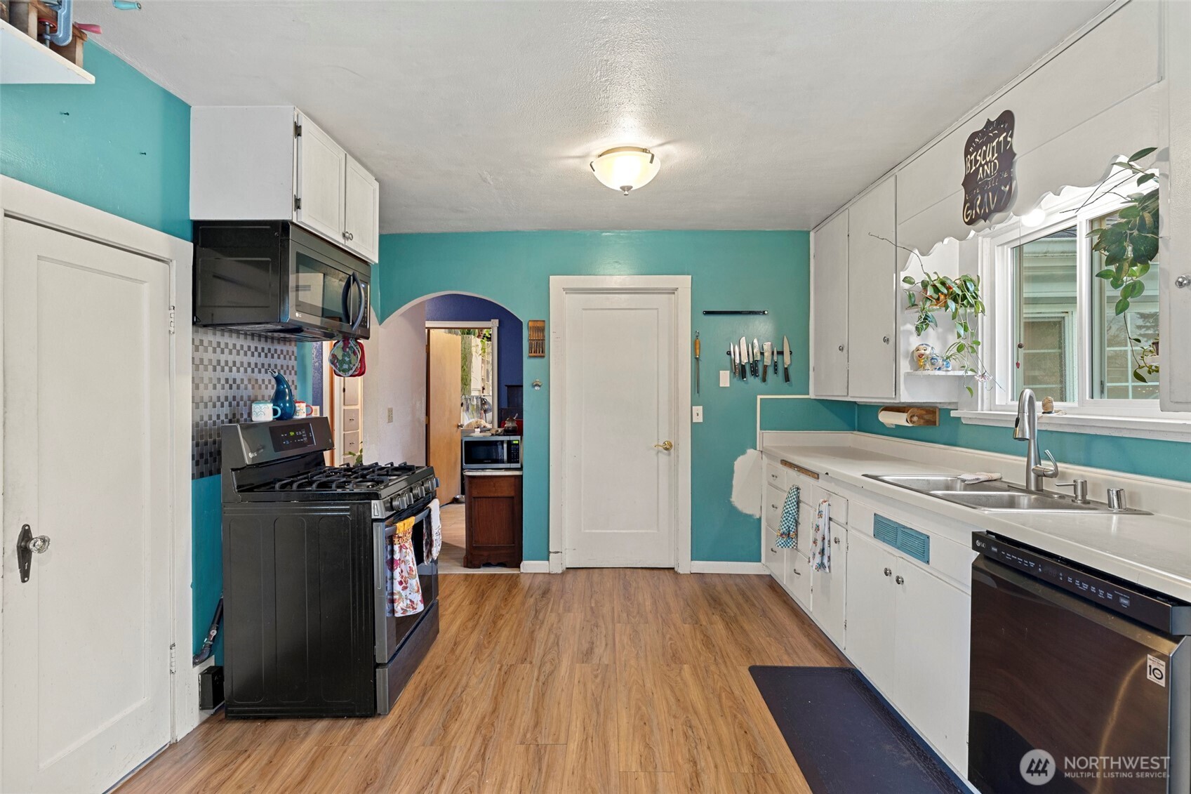 9715 Thurston Lane Property Photo 15