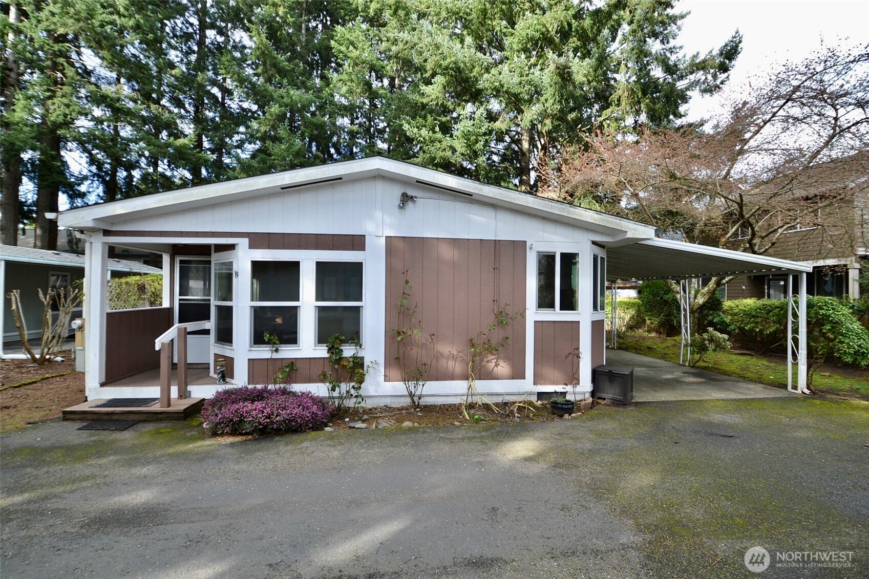 5250 College Street 19 Property Photo 2