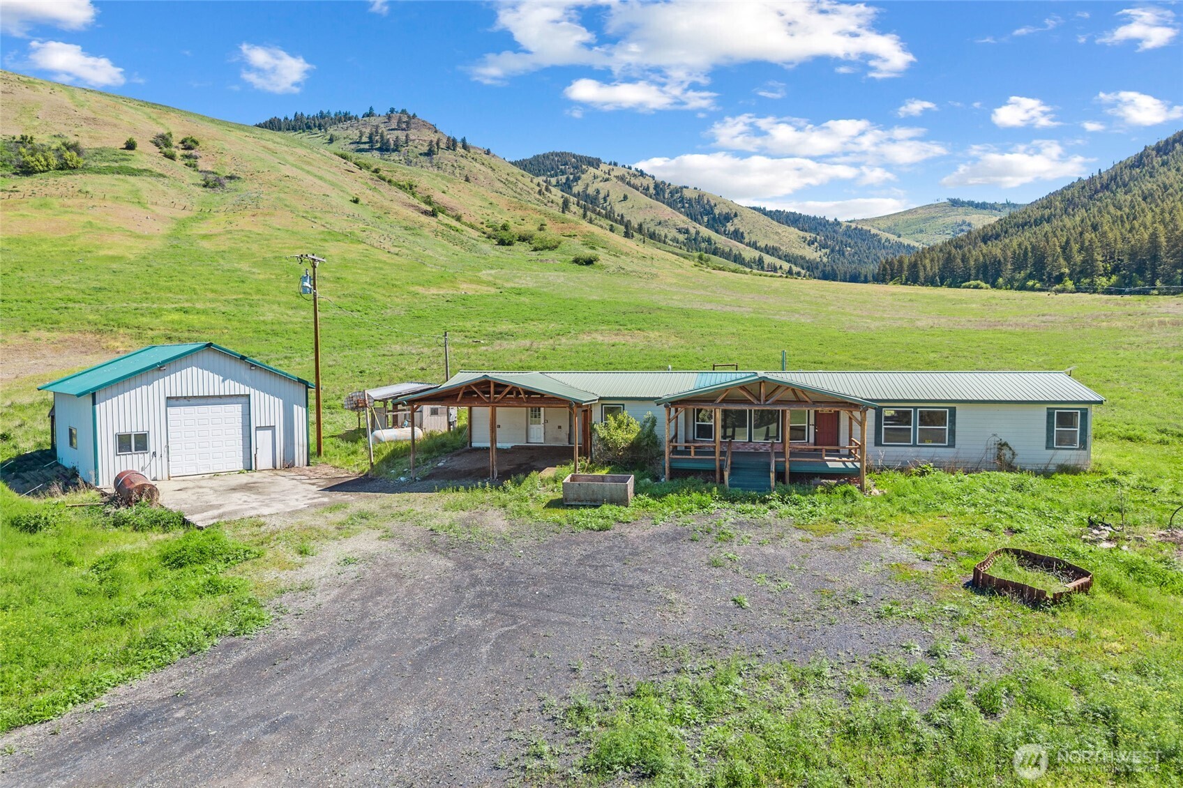 361 Lone Ranch Creek Rd Property Photo 6