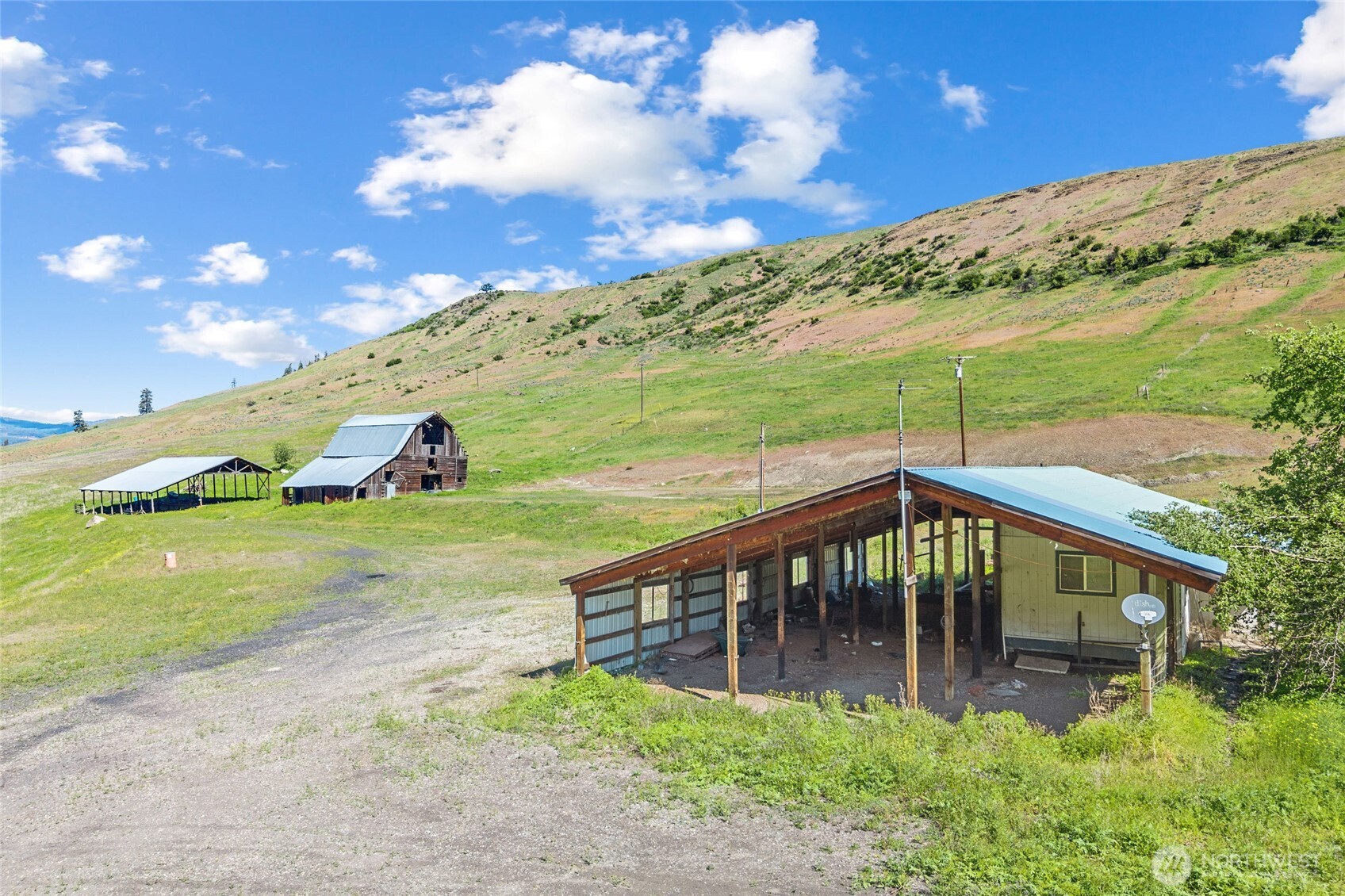 361 Lone Ranch Creek Rd Property Photo 8