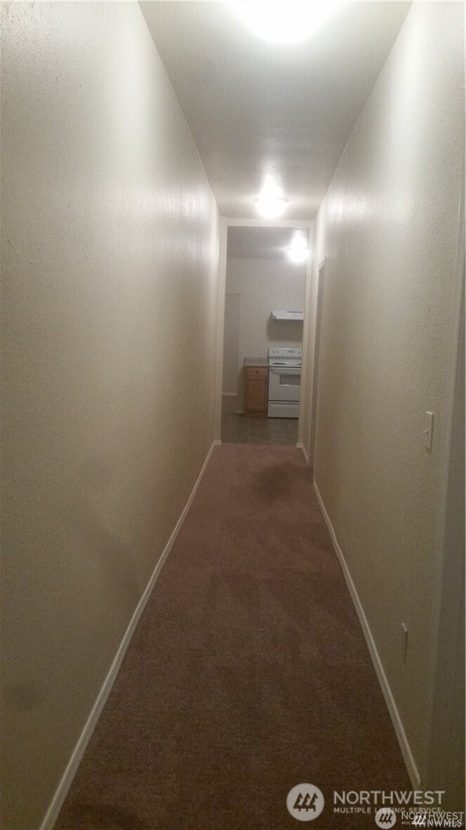 307 N E Street Property Photo 9