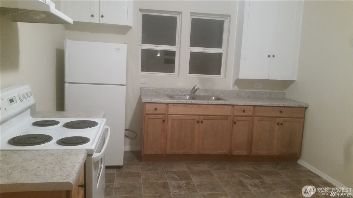 307 N E Street Property Photo 10