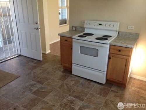 307 N E Street Property Photo 11
