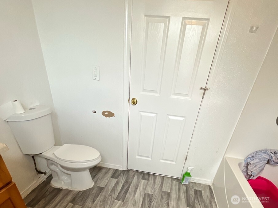 307 N E Street Property Photo 13