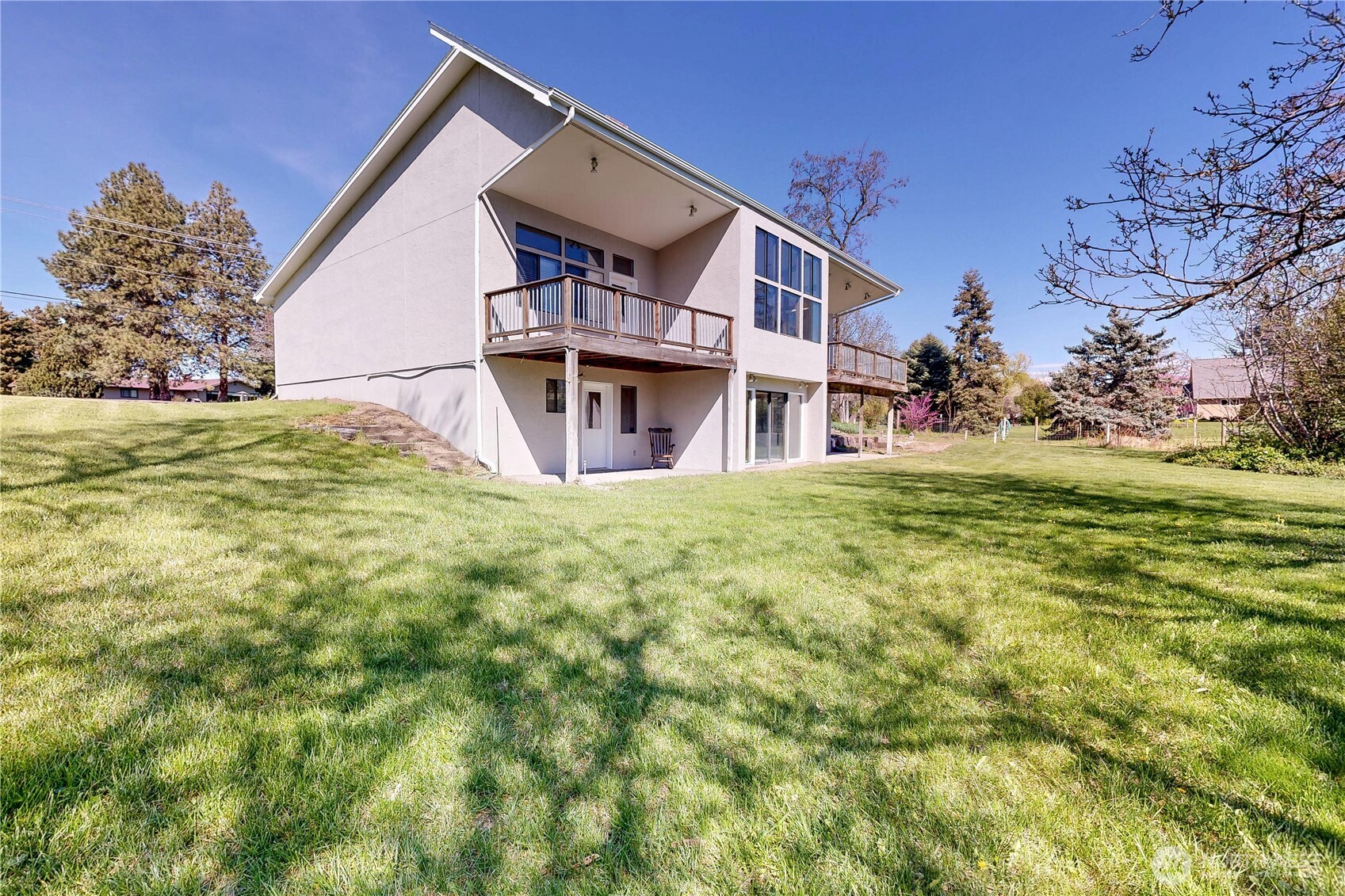 457 Prospect Avenue Property Photo 1