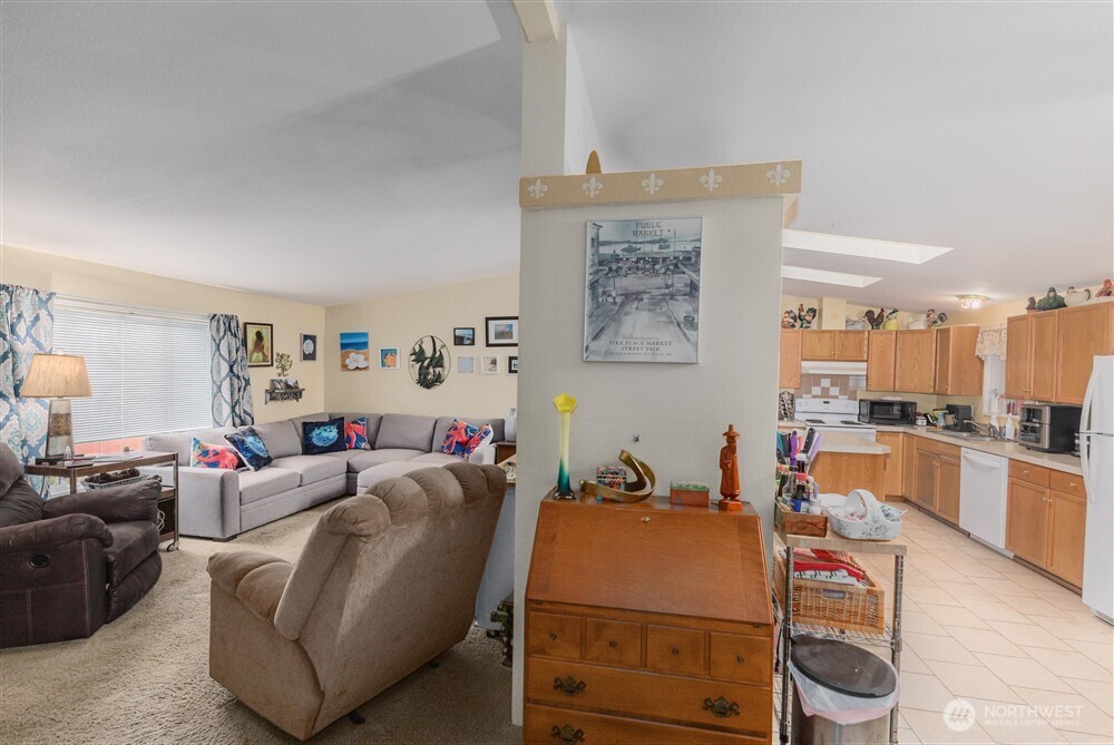 201 W Oakview Avenue 15 Property Photo 6