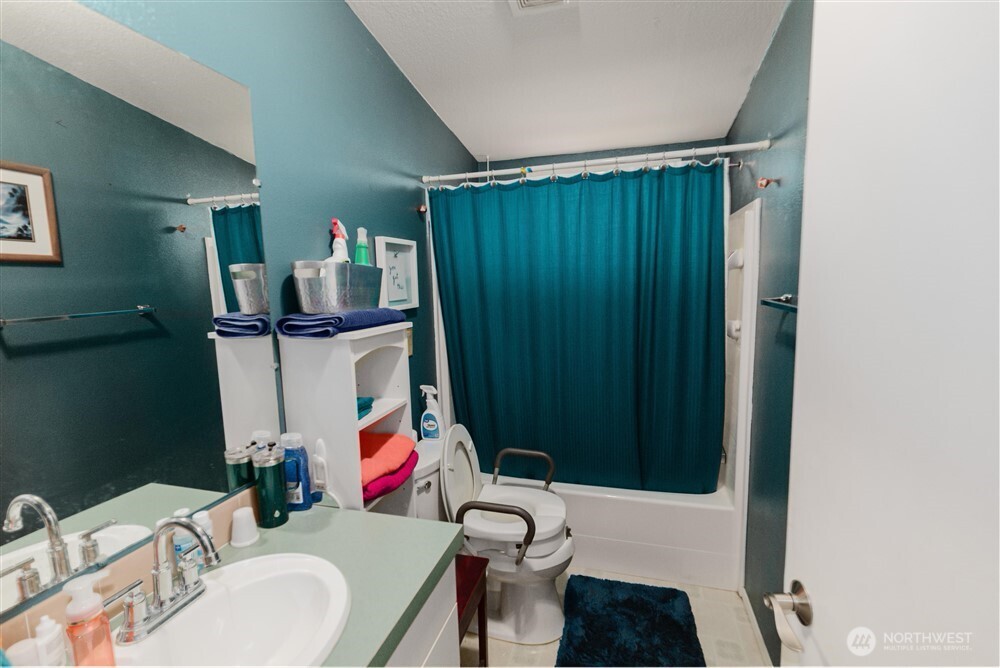 201 W Oakview Avenue 15 Property Photo 10
