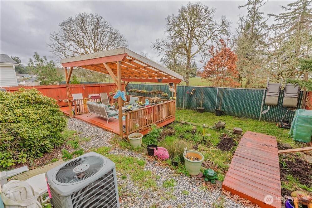 201 W Oakview Avenue 15 Property Photo 16