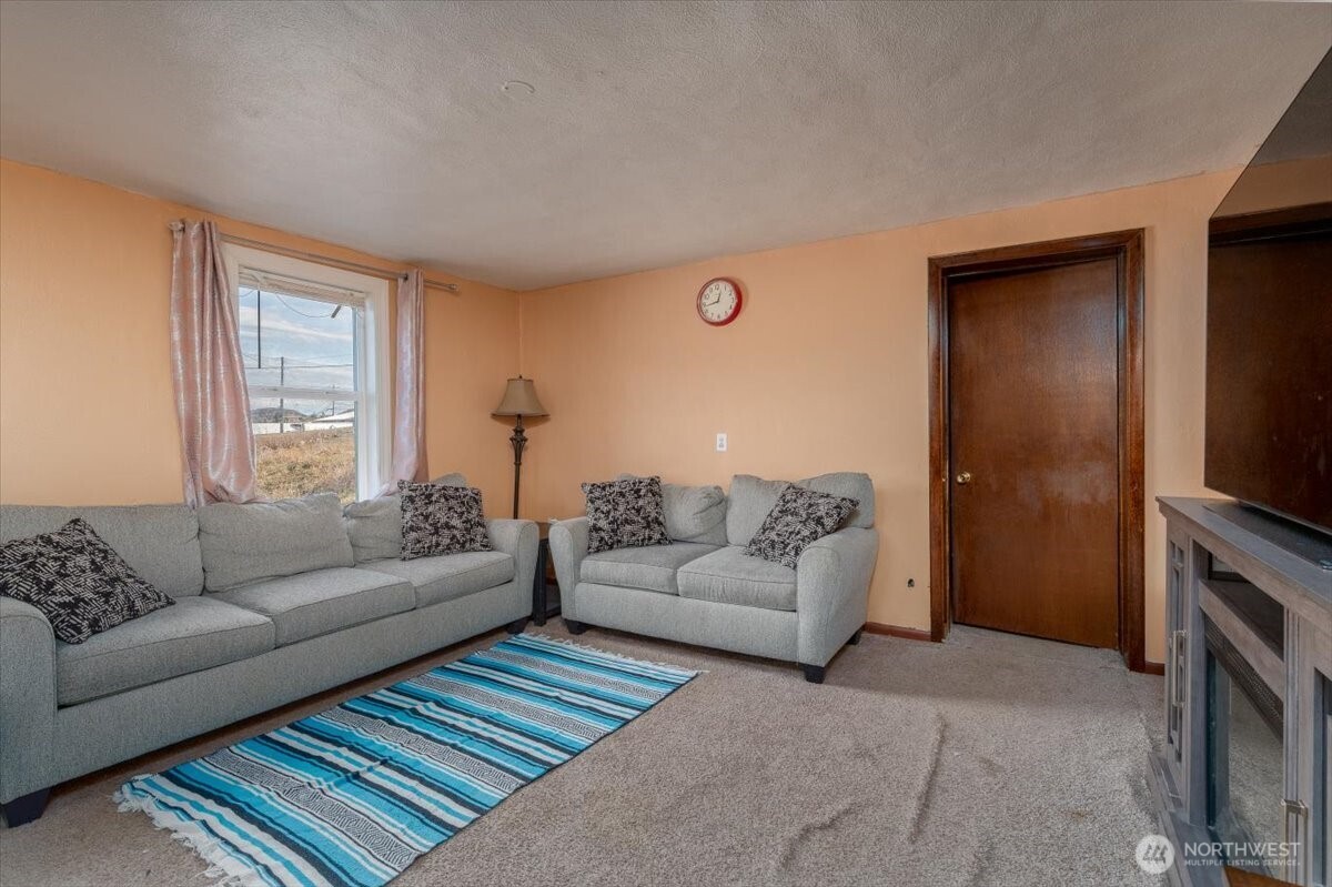 119 E Coulee Boulevard Property Photo 21