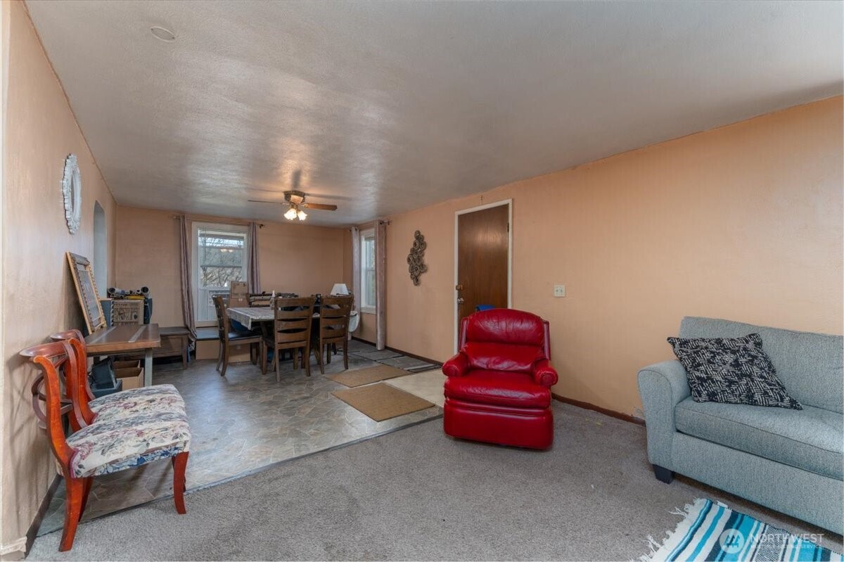 119 E Coulee Boulevard Property Photo 24