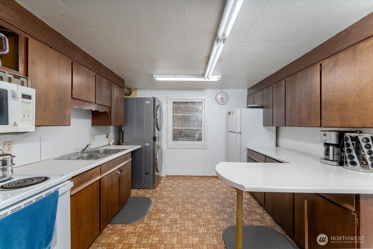 119 E Coulee Boulevard Property Photo 27