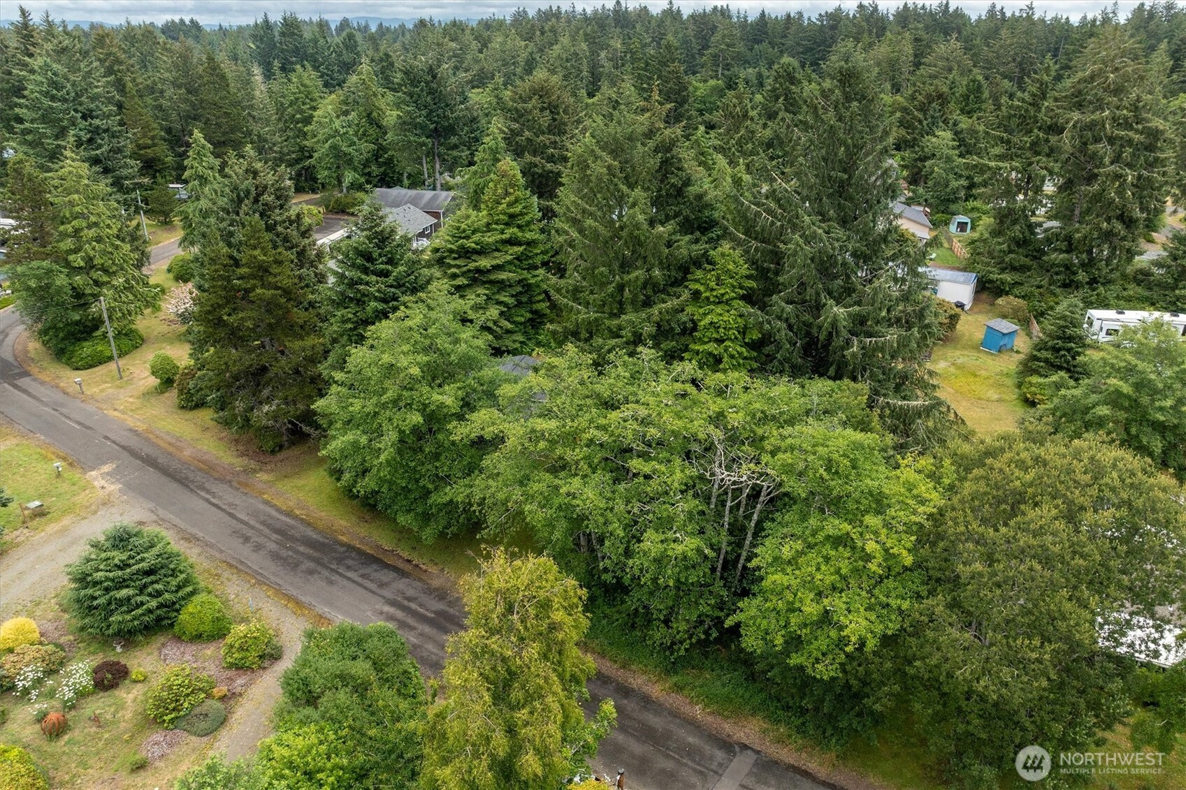 32206 R Place Property Photo 1