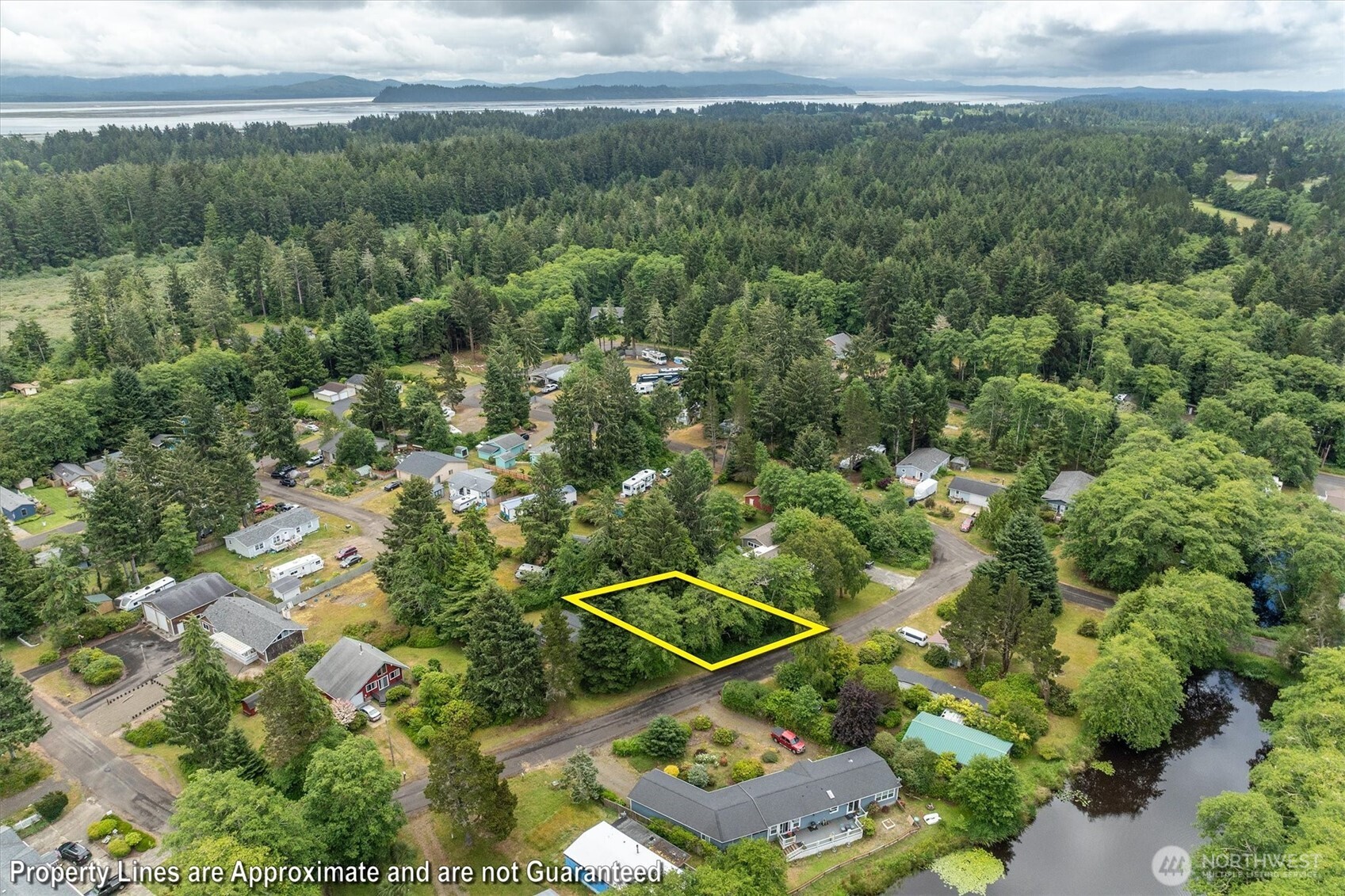 32206 R Place Property Photo 3