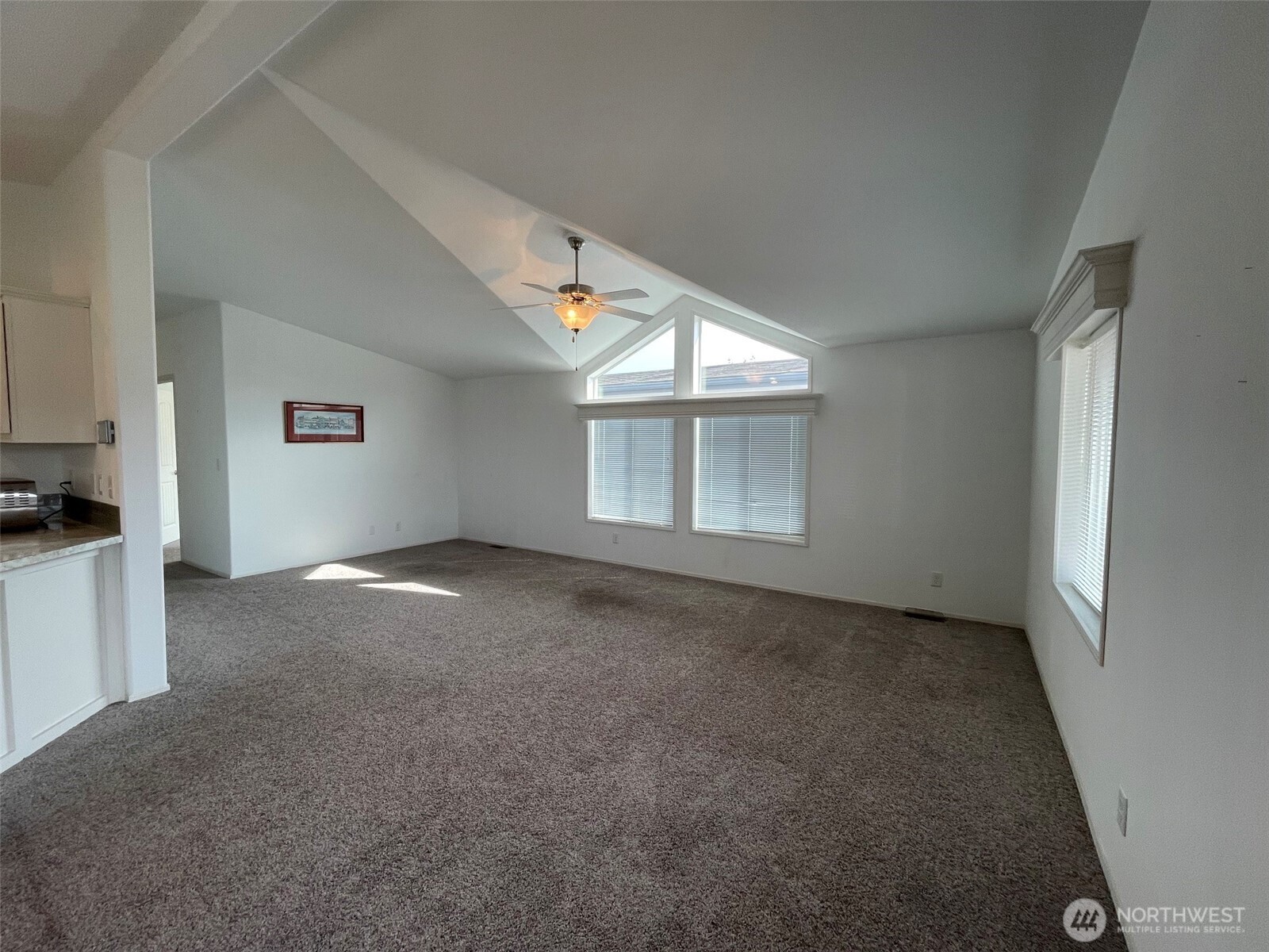 731 W. Heritage Loop Property Photo 6