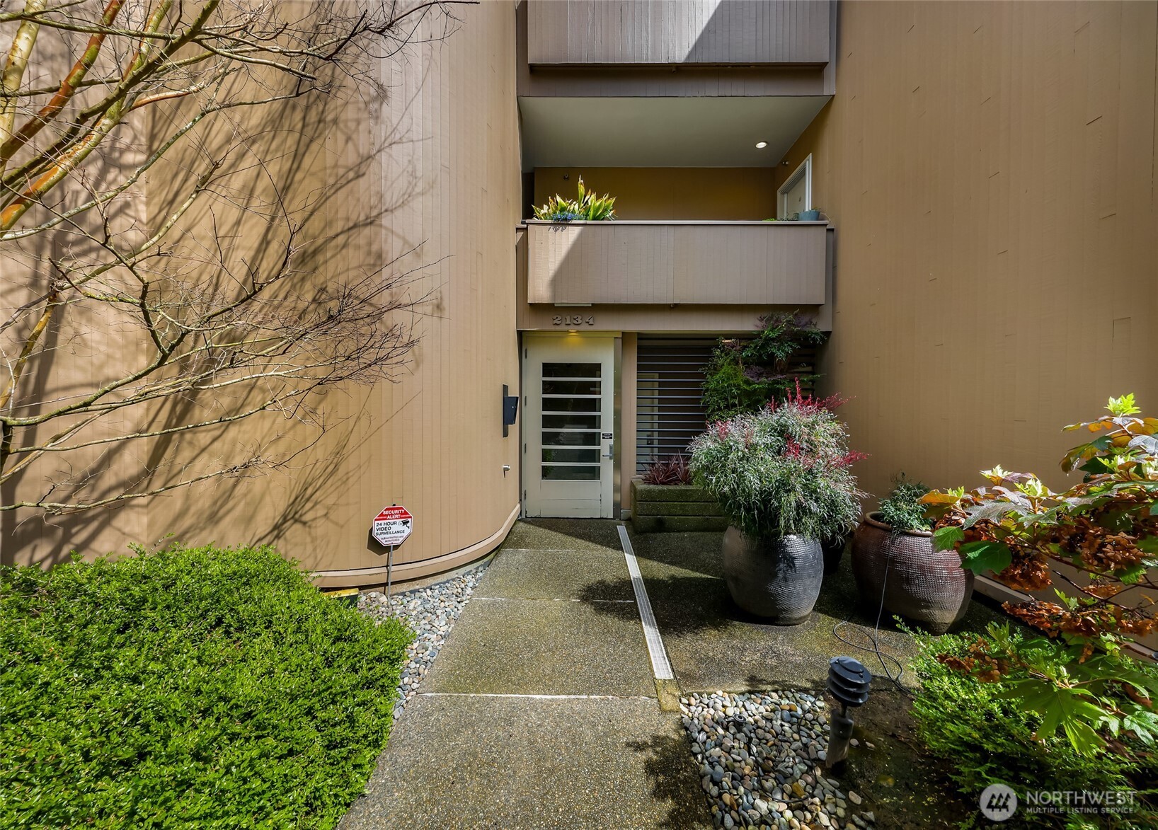 2134 Waverly Place 202 Property Photo 35