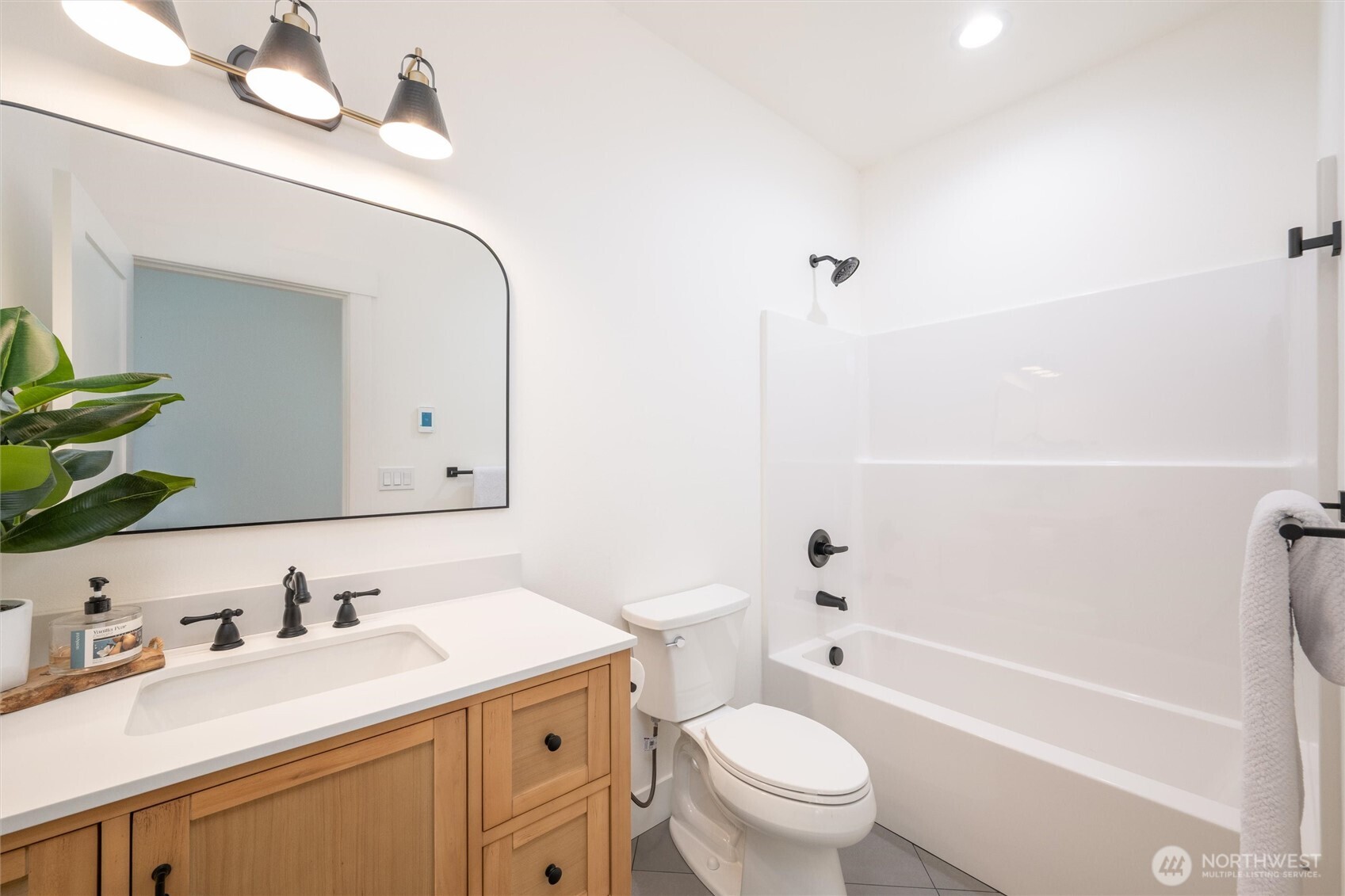 6317 Winchester Way Property Photo 16