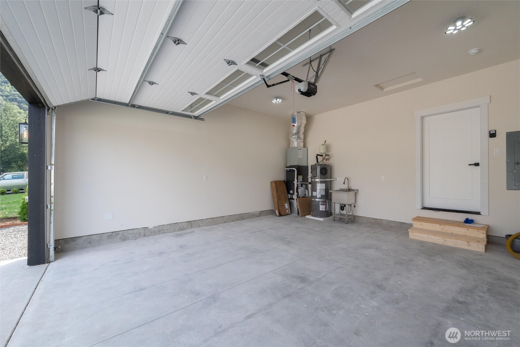 6317 Winchester Way Property Photo 24