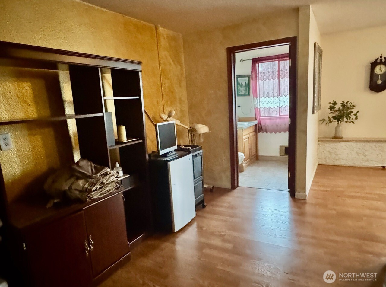 9222 Silverdale Way Property Photo 6
