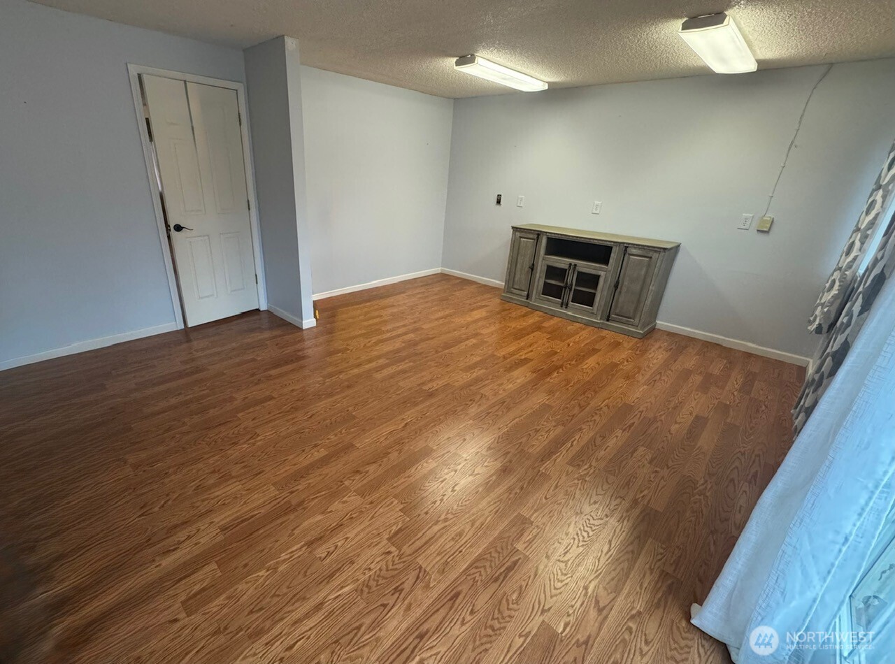 9222 Silverdale Way Property Photo 8