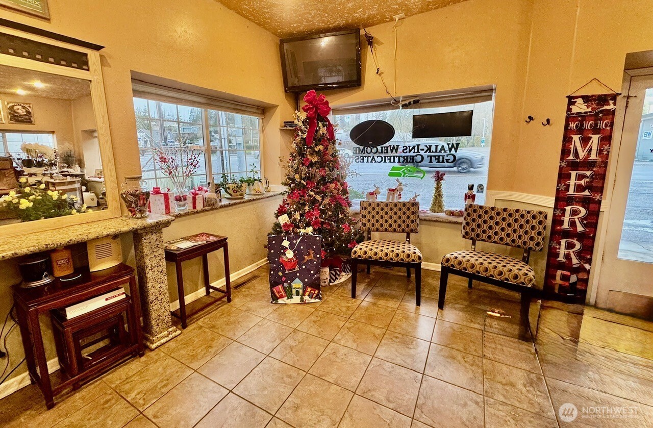 9222 Silverdale Way Property Photo 10