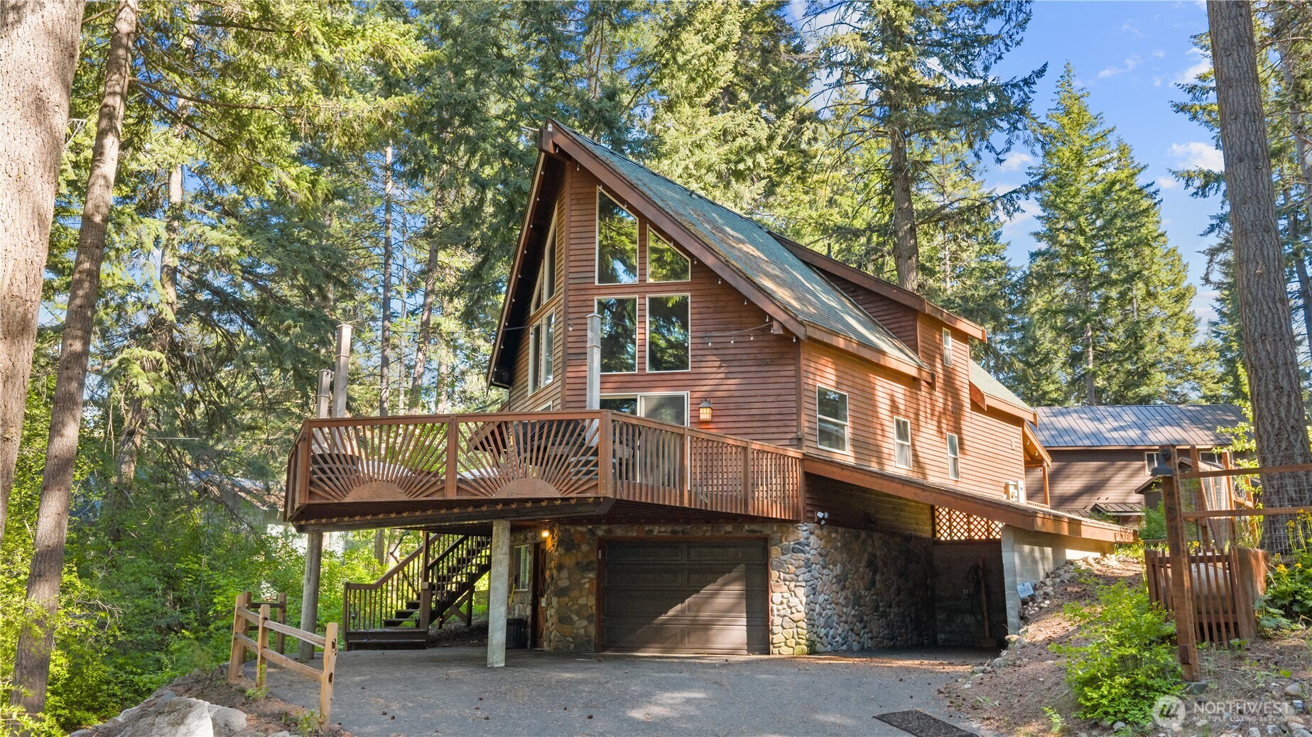 1511 Oakmont Drive Property Photo 1