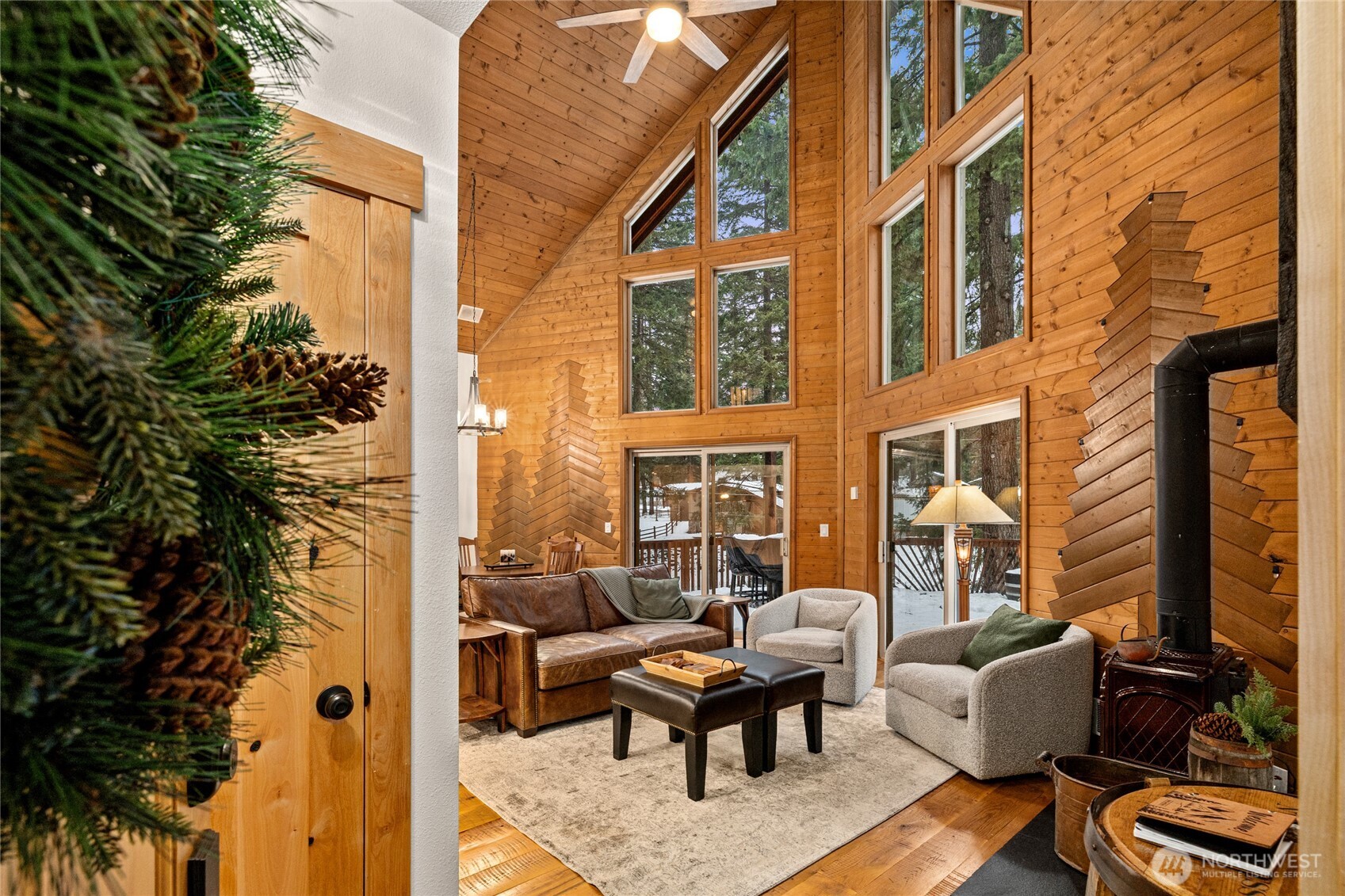 1511 Oakmont Drive Property Photo 3