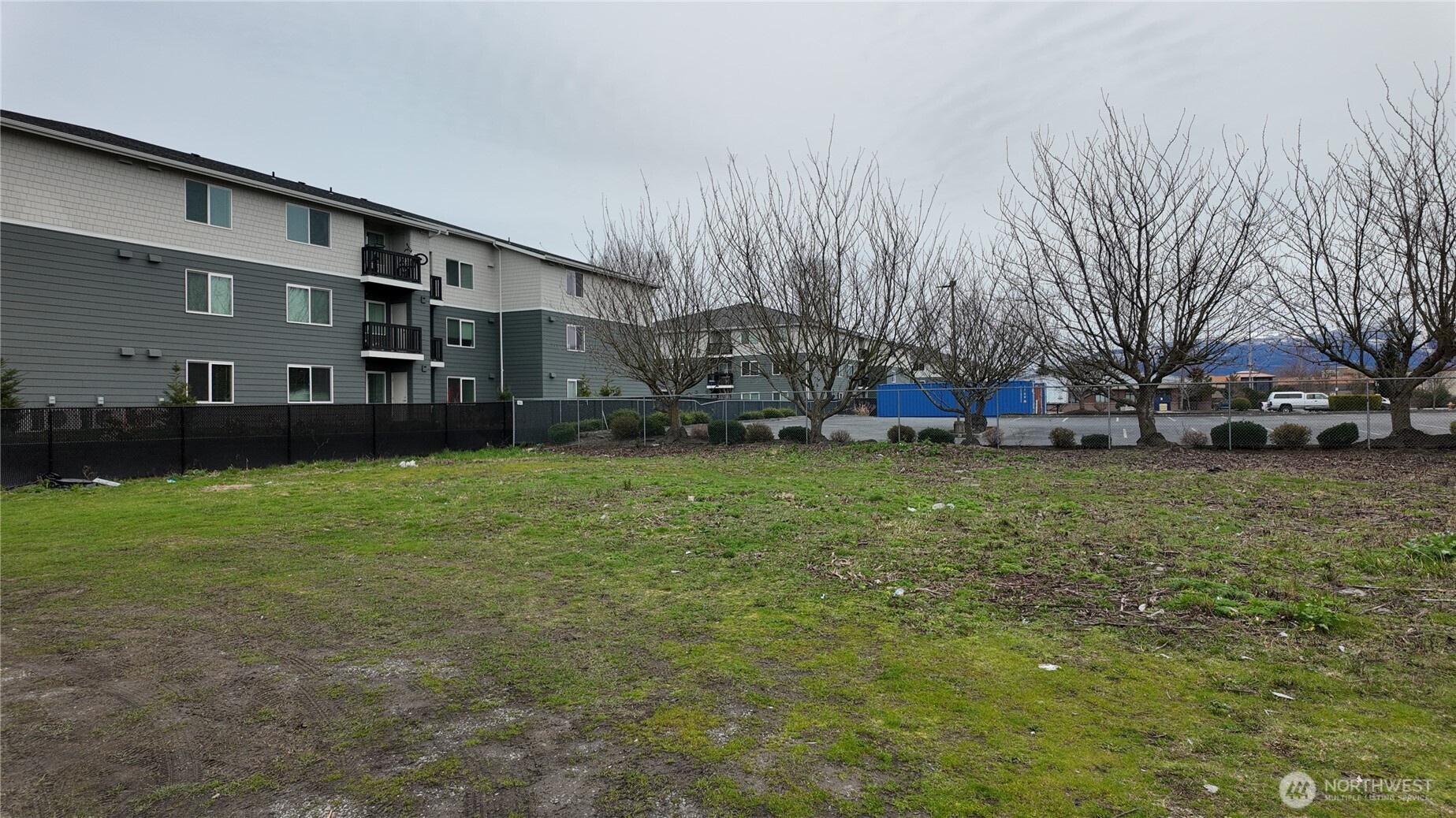 1760 S Burlington Boulevard Property Photo 9