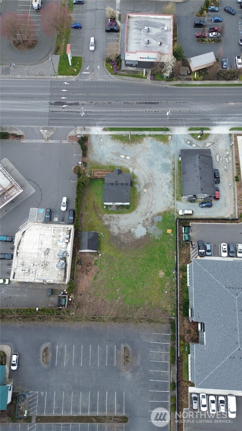 1760 S Burlington Boulevard Property Photo 10