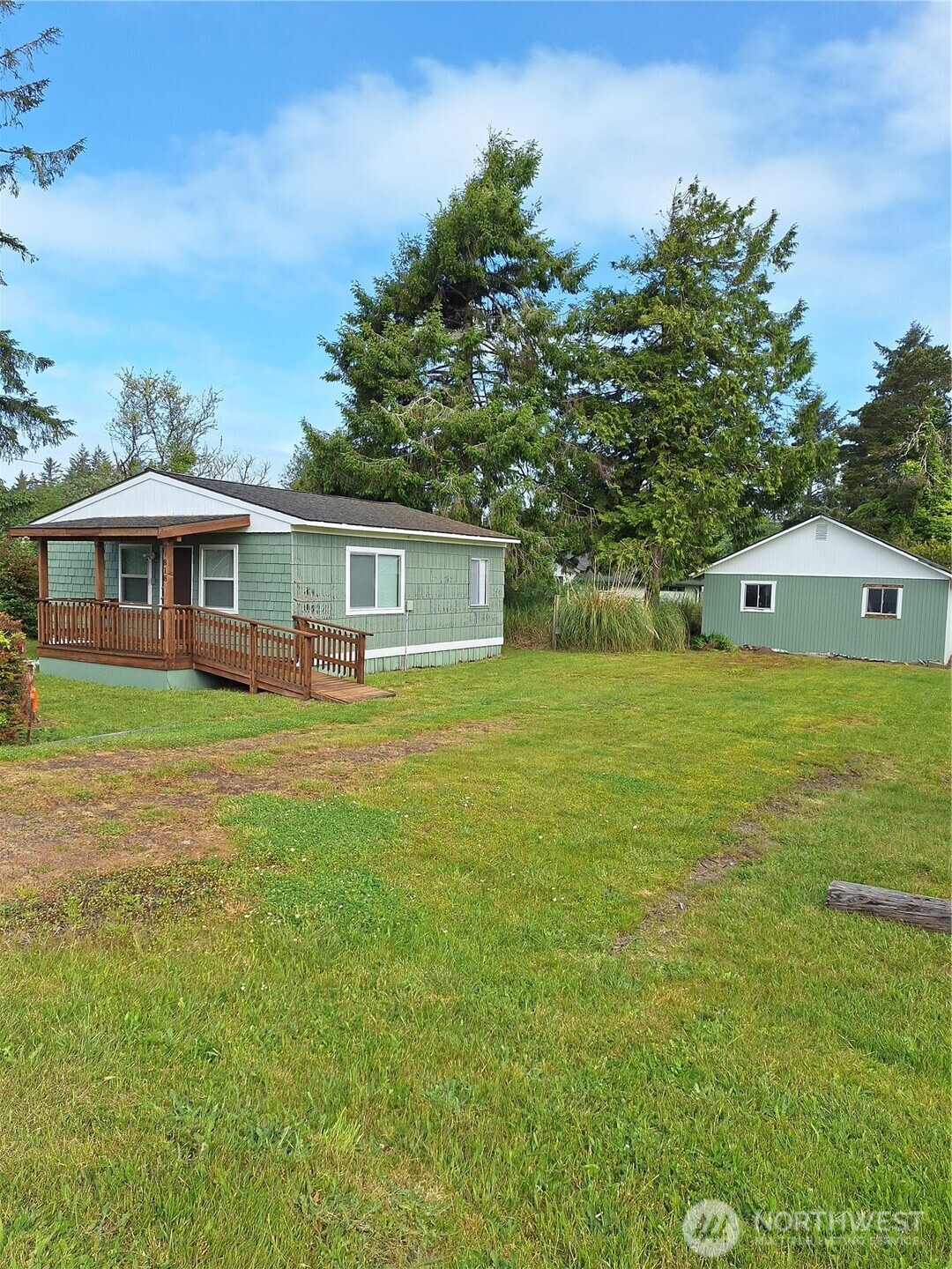 818 W Ocean Avenue Property Photo 1
