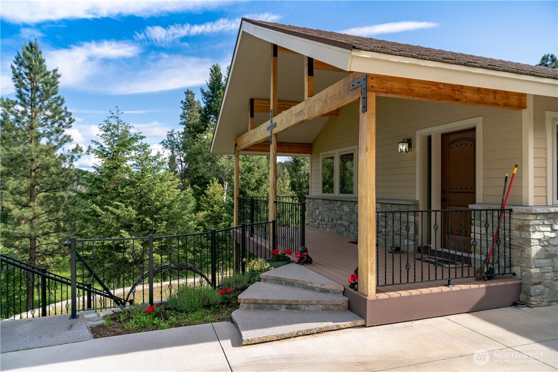 54 Spring Meadow Lane Property Photo 4