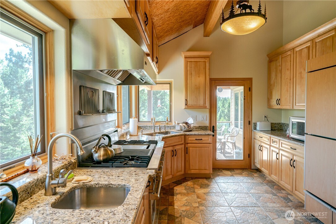 54 Spring Meadow Lane Property Photo 10